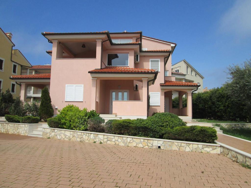 Apartments Villa Fernetich Premantura Exterior photo