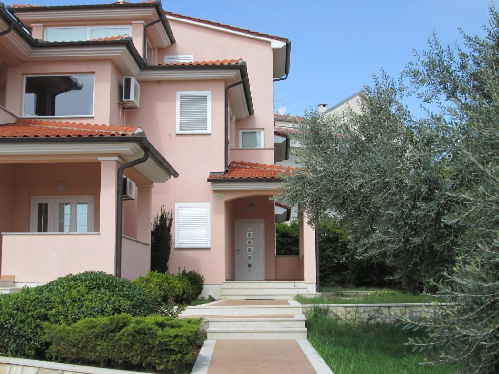 Apartments Villa Fernetich Premantura Exterior photo