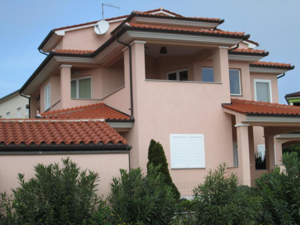 Apartments Villa Fernetich Premantura Exterior photo