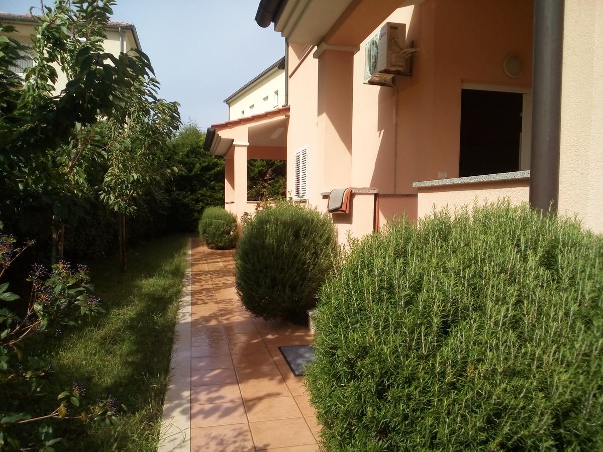 Apartments Villa Fernetich Premantura Exterior photo